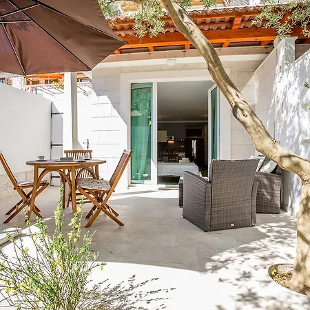Zlatni Bol Apartments Exterior foto
