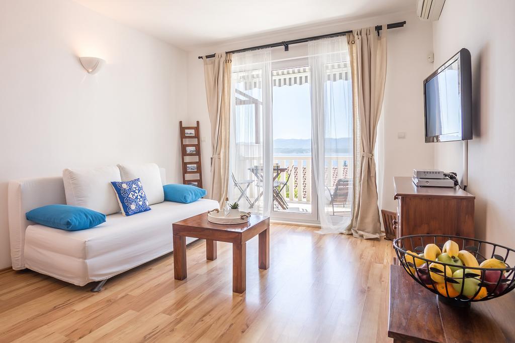 Apartment Zlatni Bol